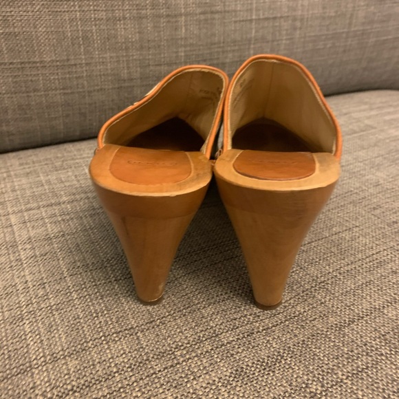 Coach Shoes wooden and leather - Picture 4 of 8